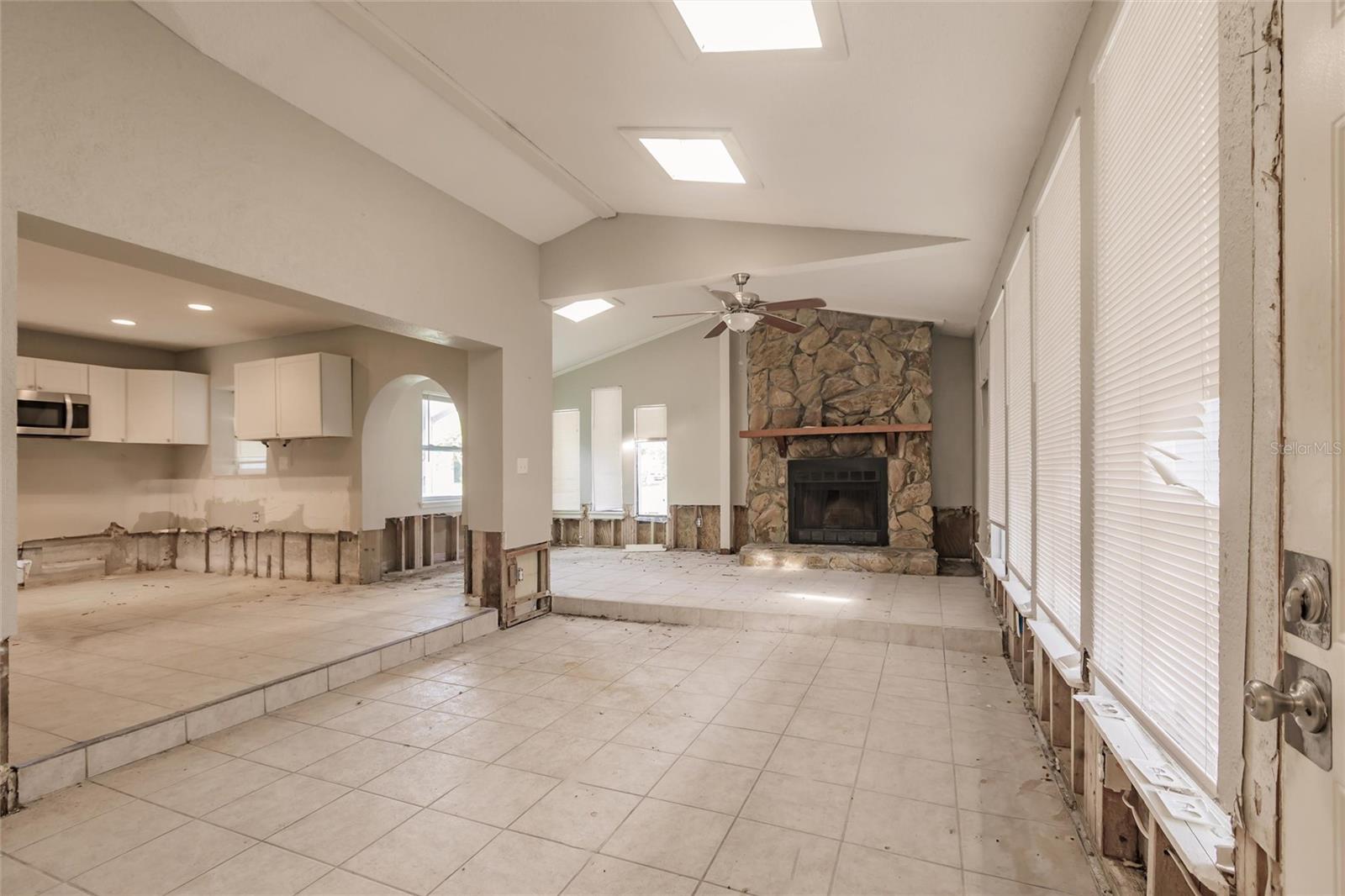 Image 23 of 27 For 647 74th Avenue N