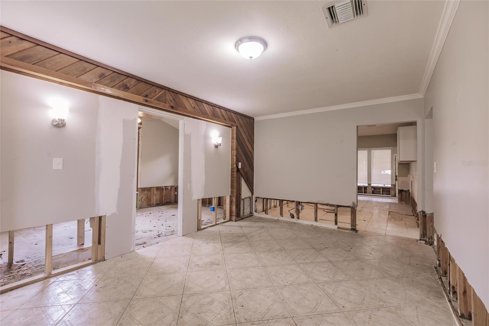 Image 3 of 27 For 647 74th Avenue N