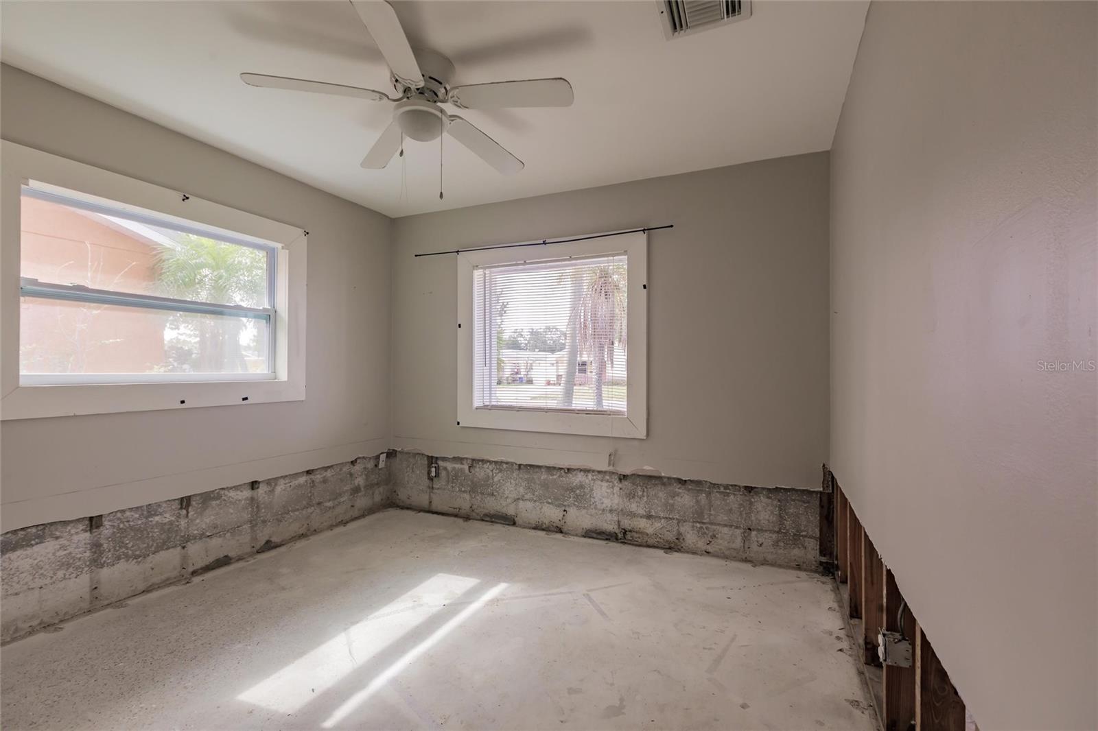 Image 6 of 27 For 647 74th Avenue N