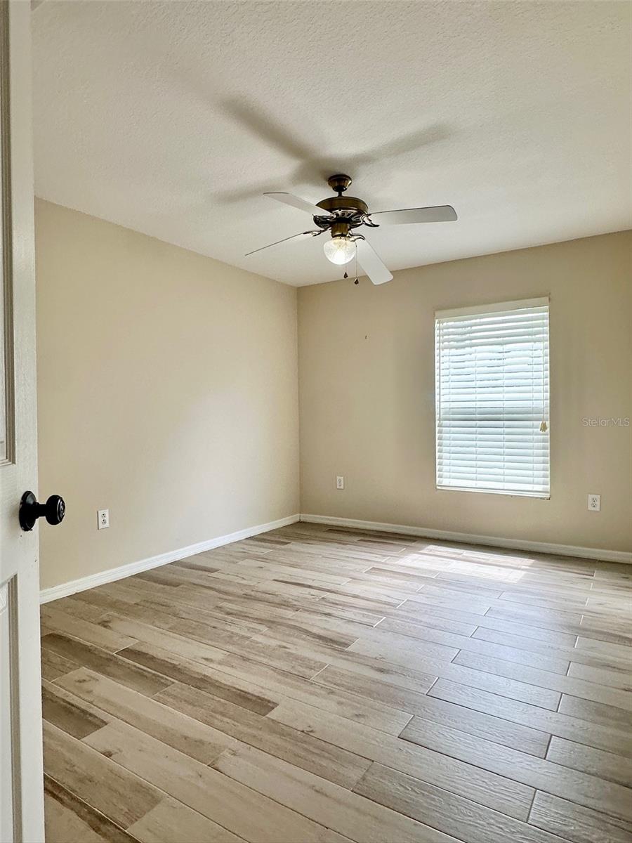 Image 14 of 21 For 12415 Seabrook Drive