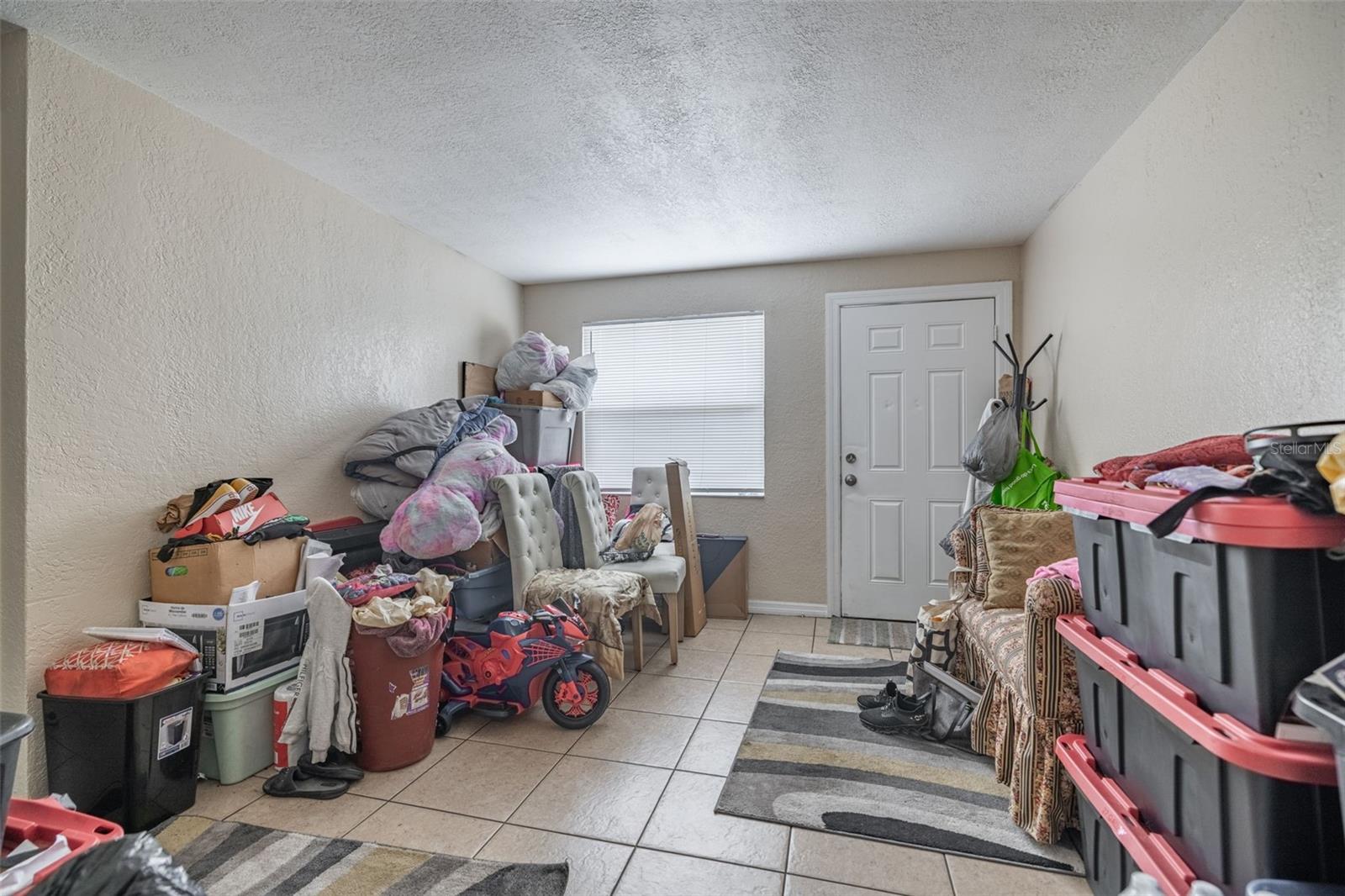 Image 9 of 50 For 1799 Russell Street S