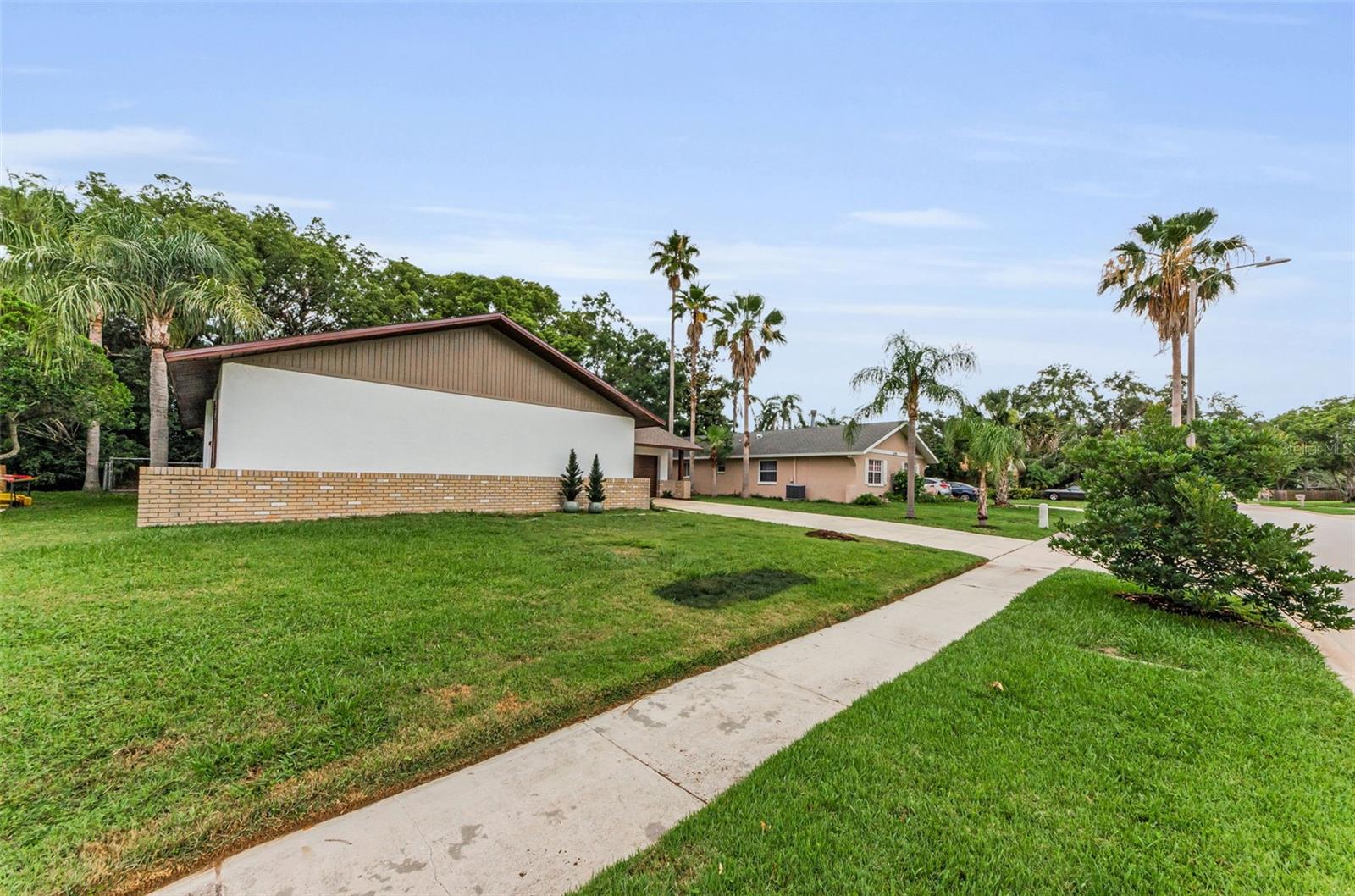 Image 3 of 39 For 1558 Cottonwood Terrace