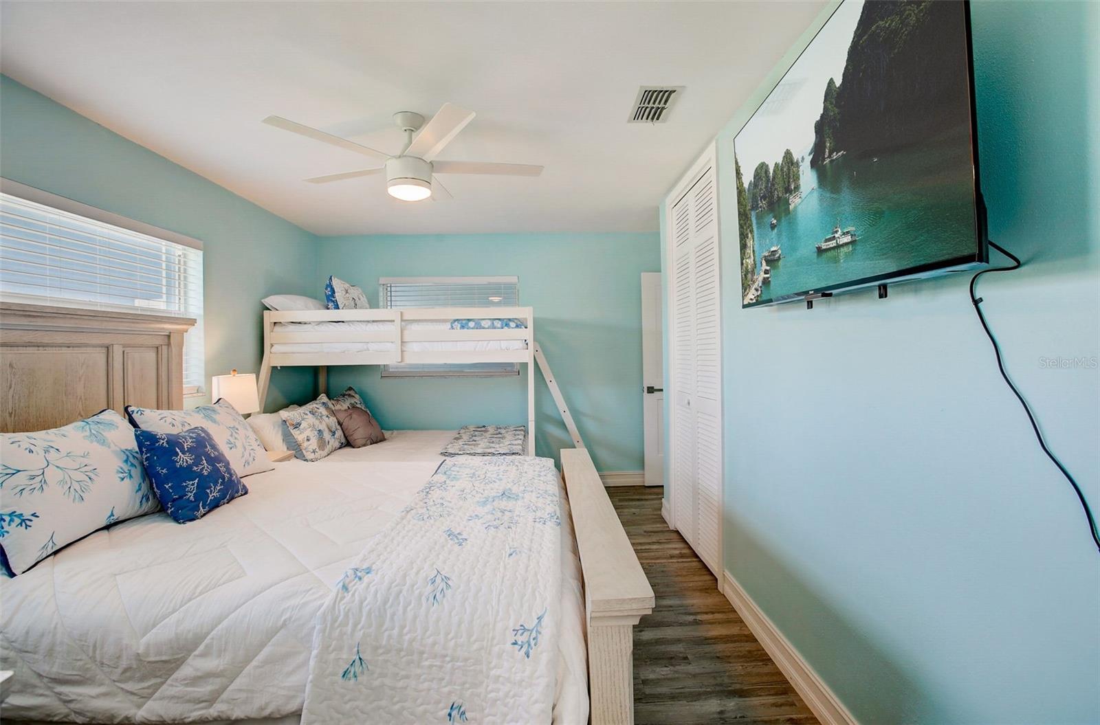 Listing photo id 14 for 500 20th Avenue