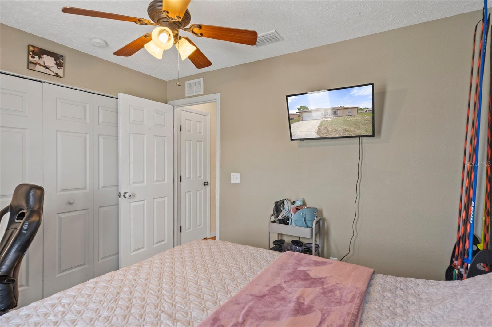 Image 18 of 30 For 3811 Red Eagle Terrace