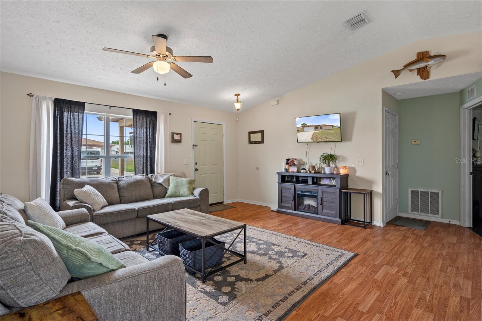 Image 7 of 30 For 3811 Red Eagle Terrace