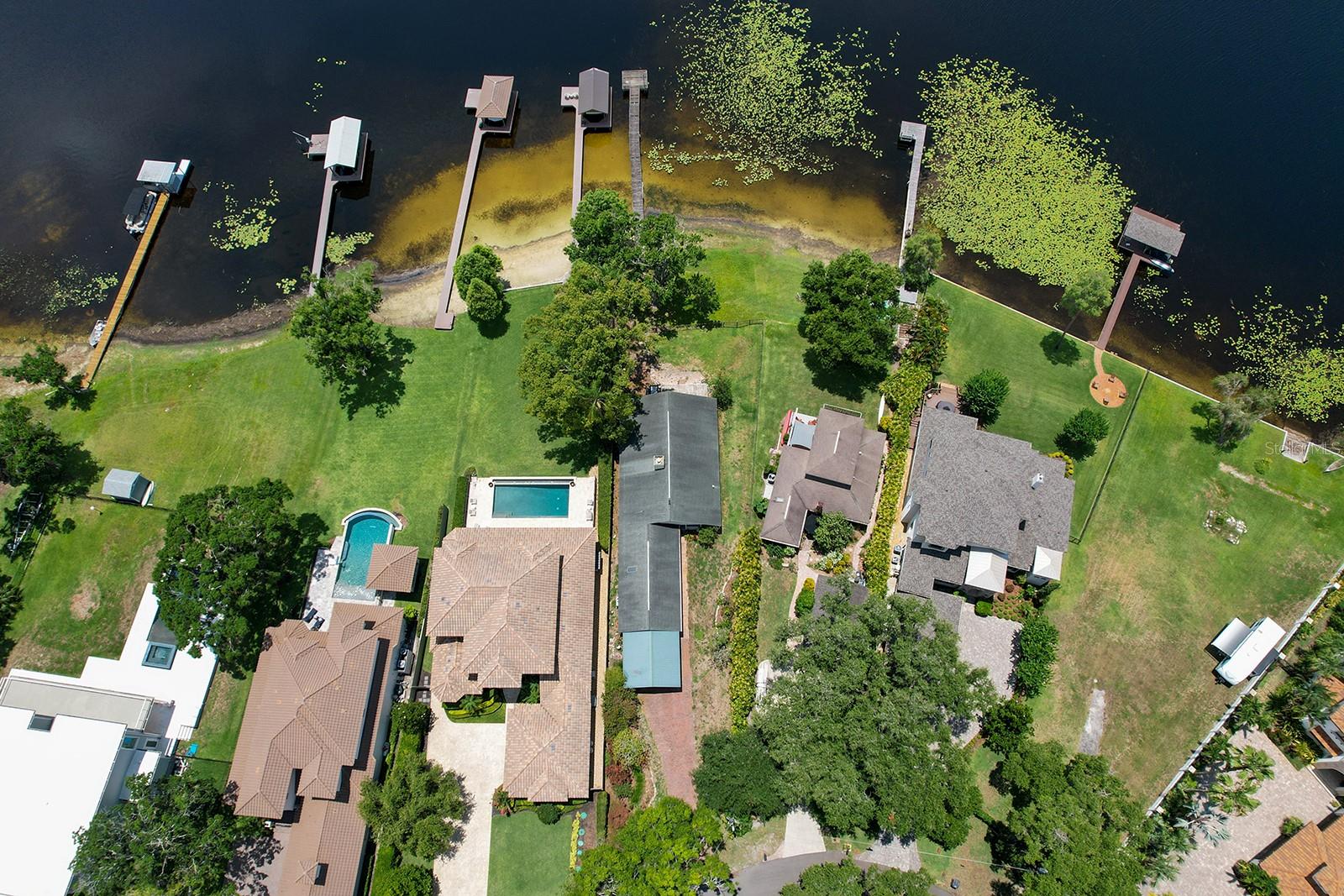Listing photo id 10 for 14808 Lake Magdalene Circle