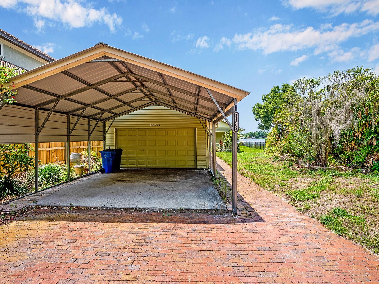 Listing photo id 0 for 14808 Lake Magdalene Circle