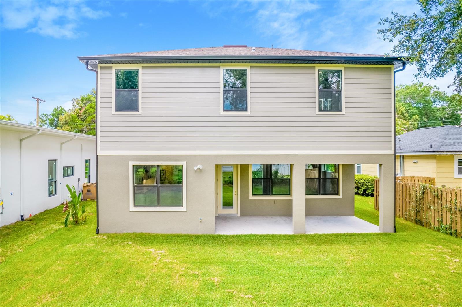Listing photo id 6 for 14808 Lake Magdalene Circle
