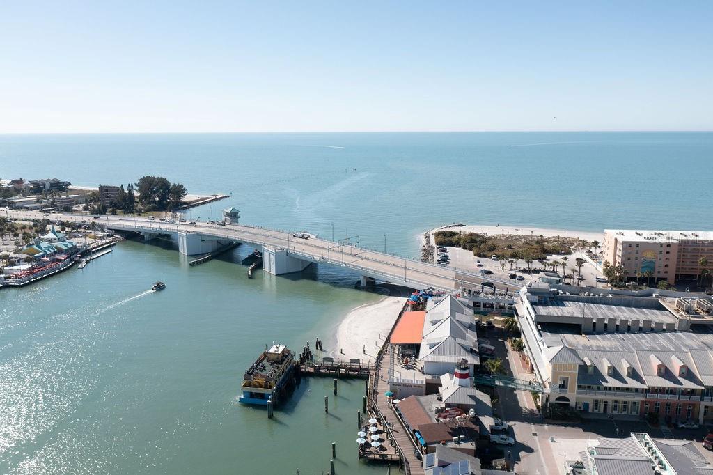 Image 5 of 10 For 8001 Gulf Boulevard