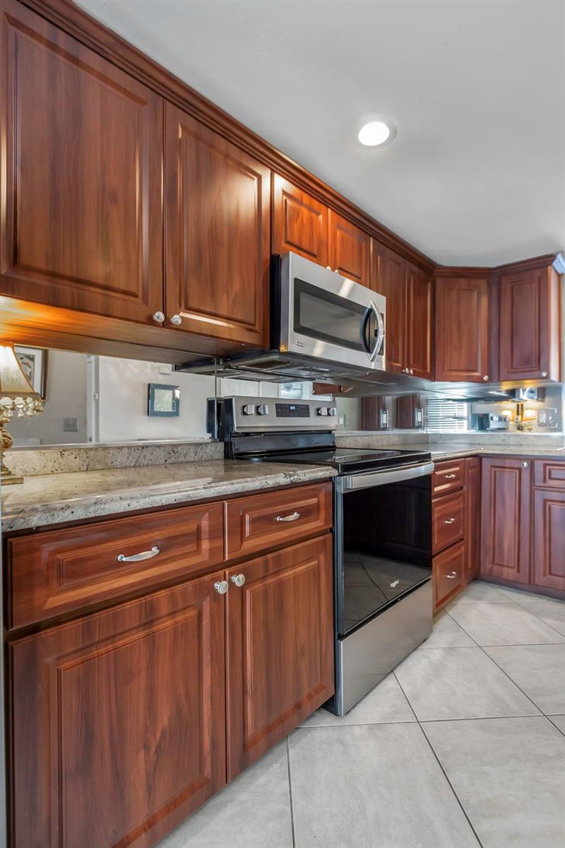 Image 14 of 65 For 7300 Sun Island Drive S 1505