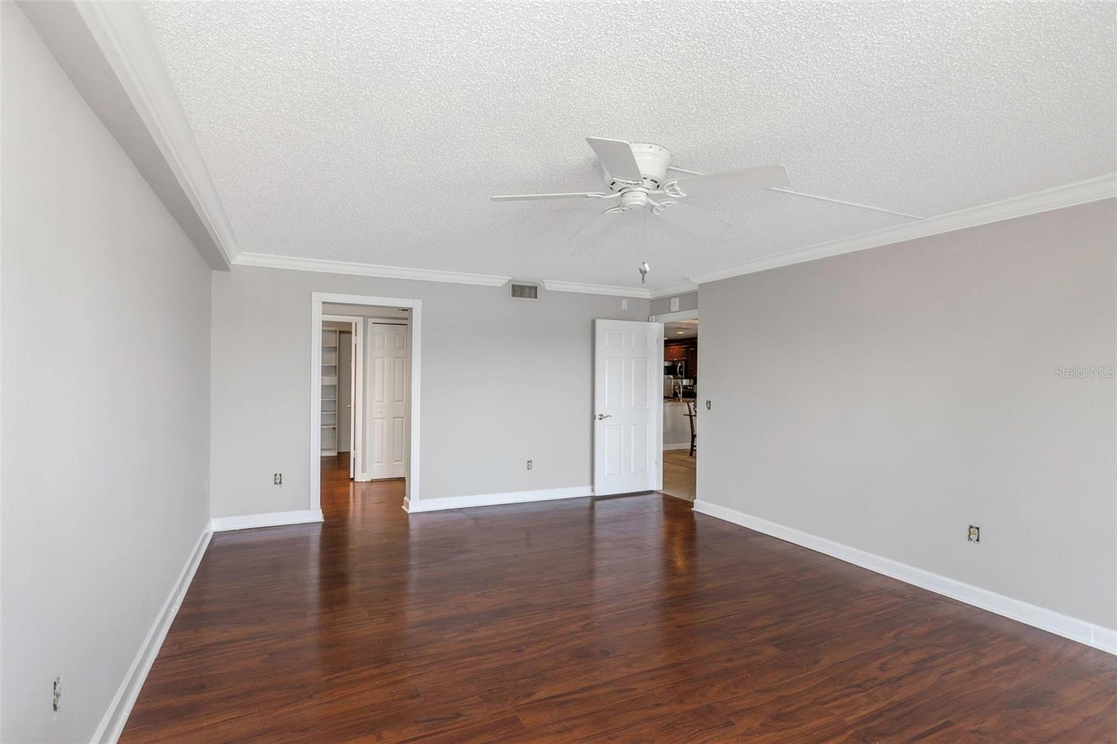Image 31 of 65 For 7300 Sun Island Drive S 1505