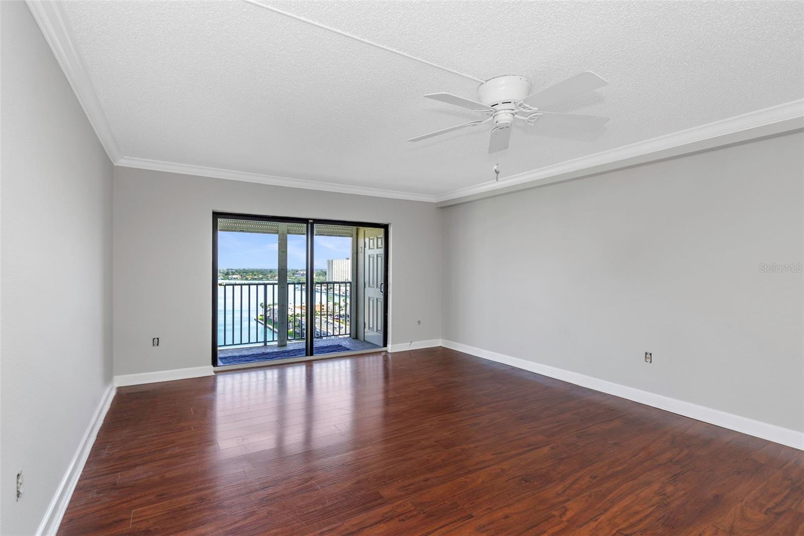 Image 32 of 65 For 7300 Sun Island Drive S 1505