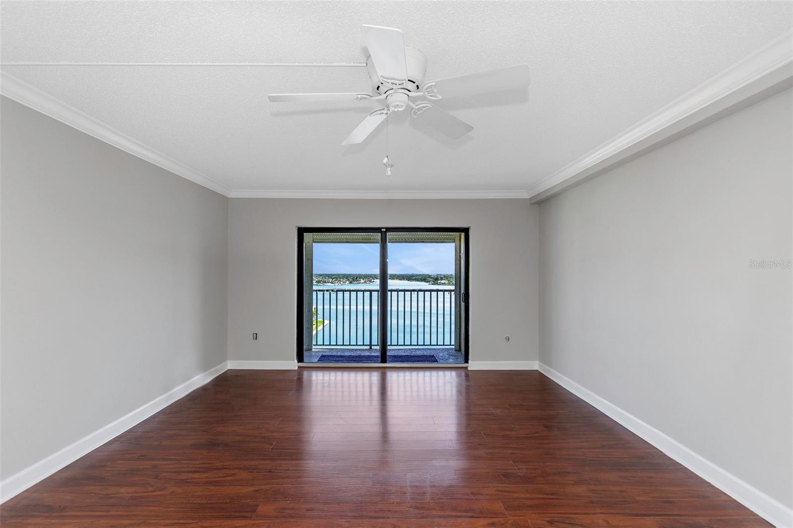 Image 33 of 65 For 7300 Sun Island Drive S 1505