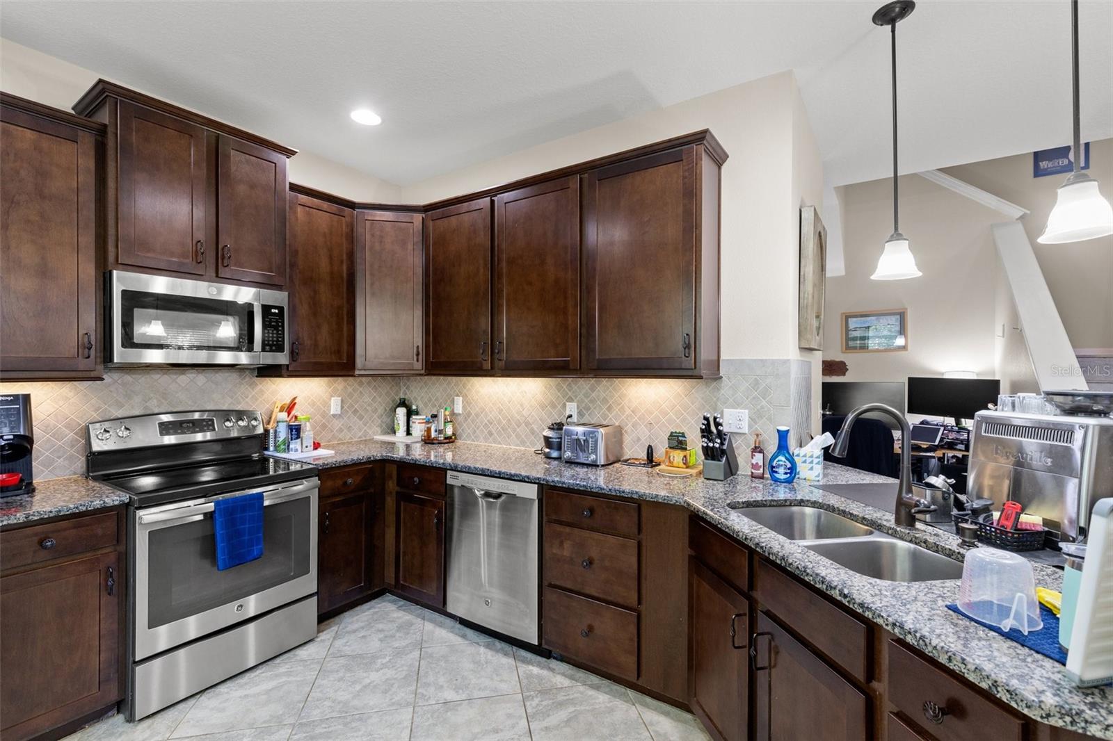 Image 10 of 34 For 7001 Interbay Boulevard 242