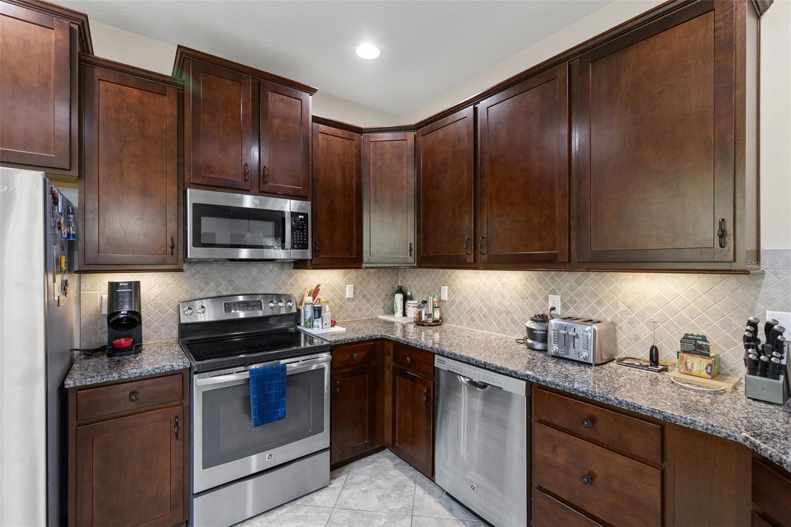 Image 9 of 34 For 7001 Interbay Boulevard 242