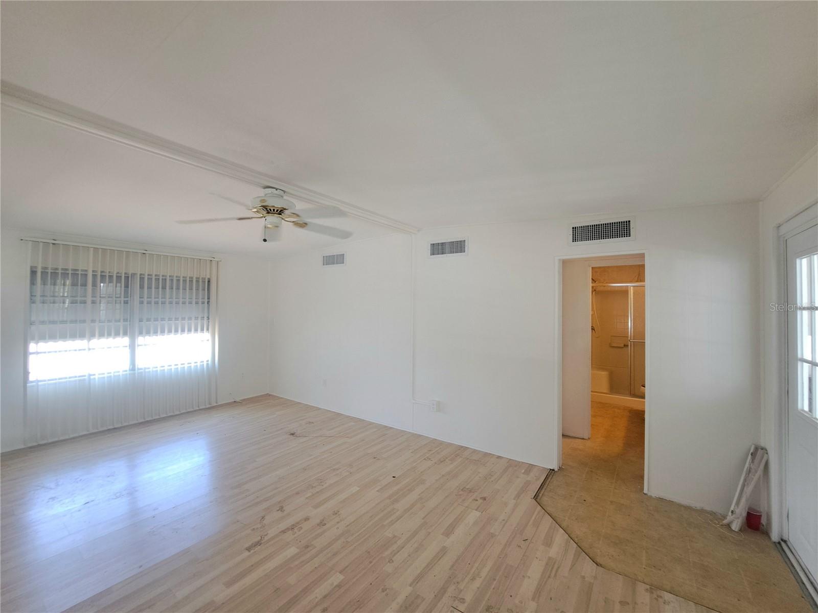 Listing photo id 8 for 4851 Gandy Boulevard B12l23