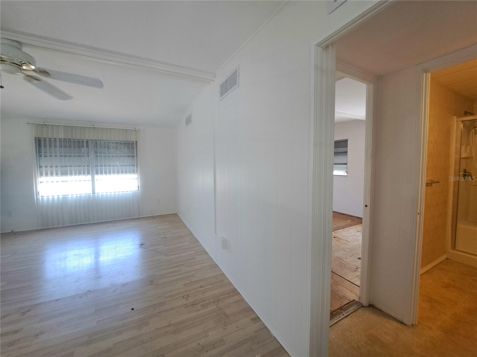 Listing photo id 9 for 4851 Gandy Boulevard B12l23