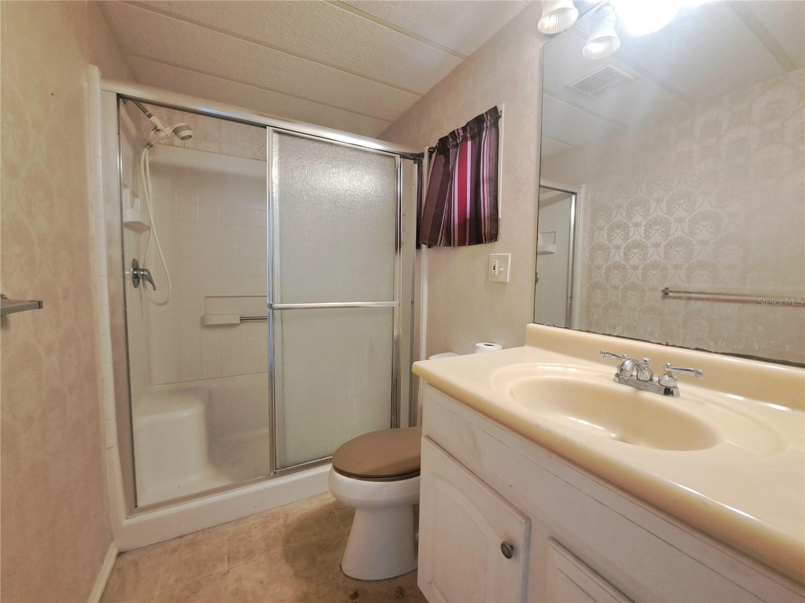 Listing photo id 12 for 4851 Gandy Boulevard B12l23