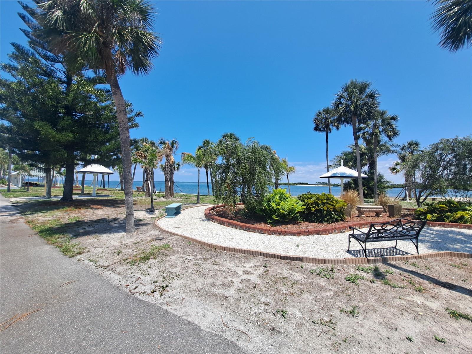 Listing photo id 22 for 4851 Gandy Boulevard B12l23