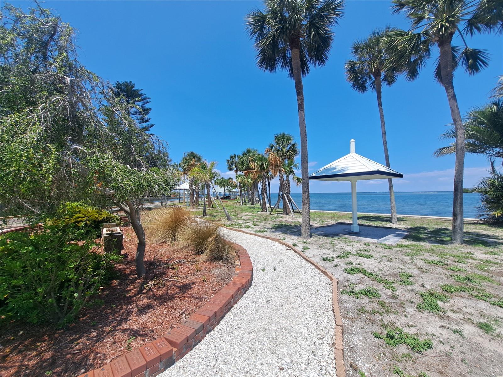 Listing photo id 23 for 4851 Gandy Boulevard B12l23