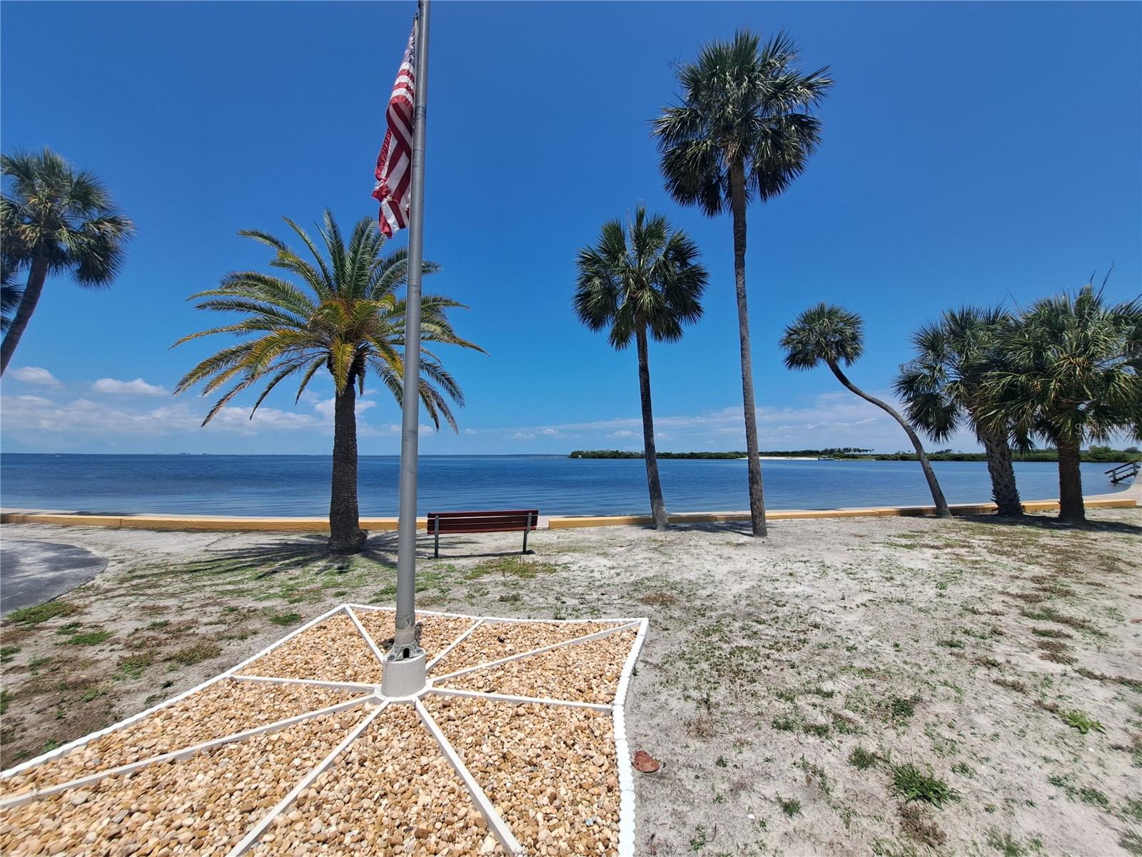 Listing photo id 27 for 4851 Gandy Boulevard B12l23