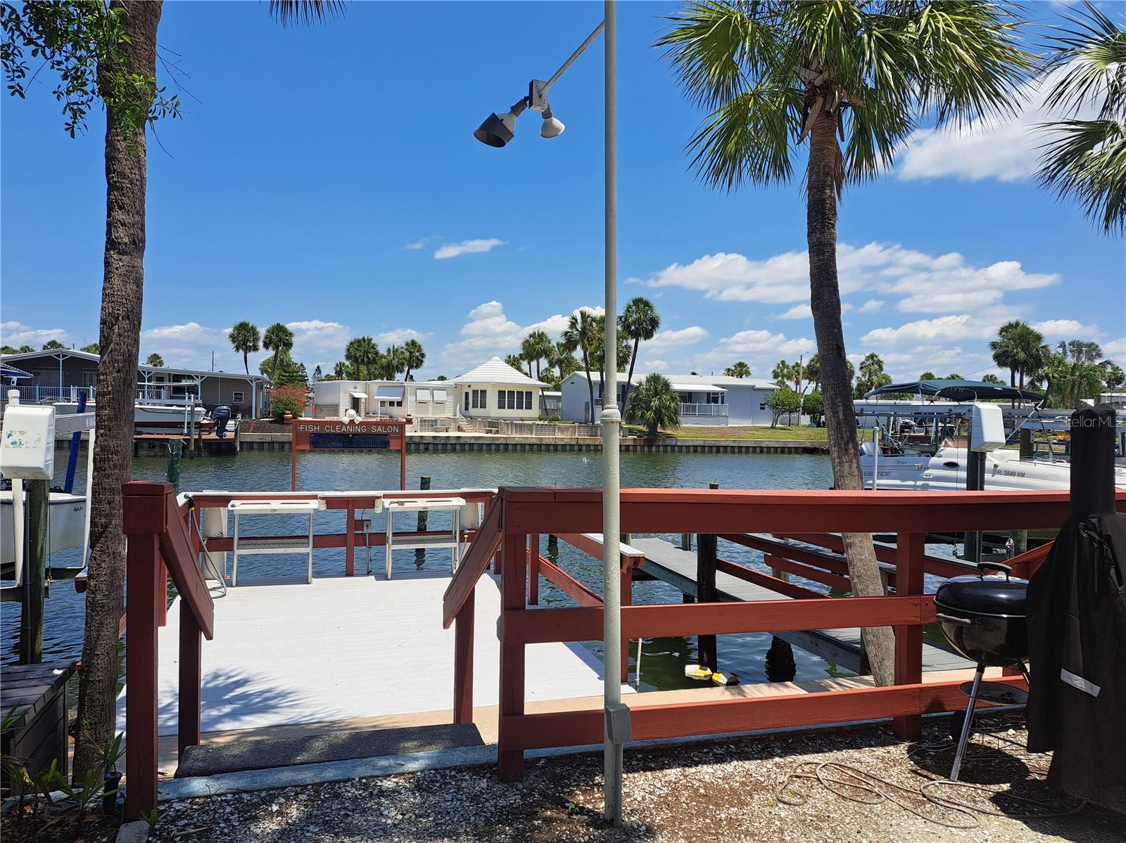 Listing photo id 32 for 4851 Gandy Boulevard B12l23
