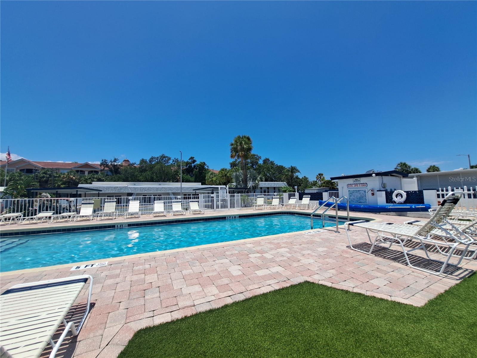 Listing photo id 33 for 4851 Gandy Boulevard B12l23