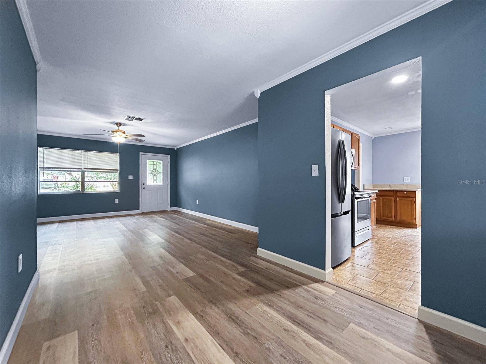 Image 21 of 41 For 1238 Honeytree Lane E
