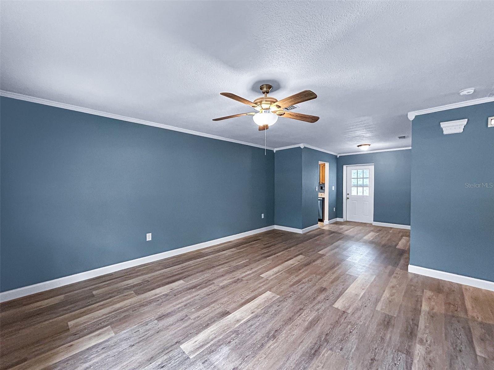 Image 26 of 41 For 1238 Honeytree Lane E