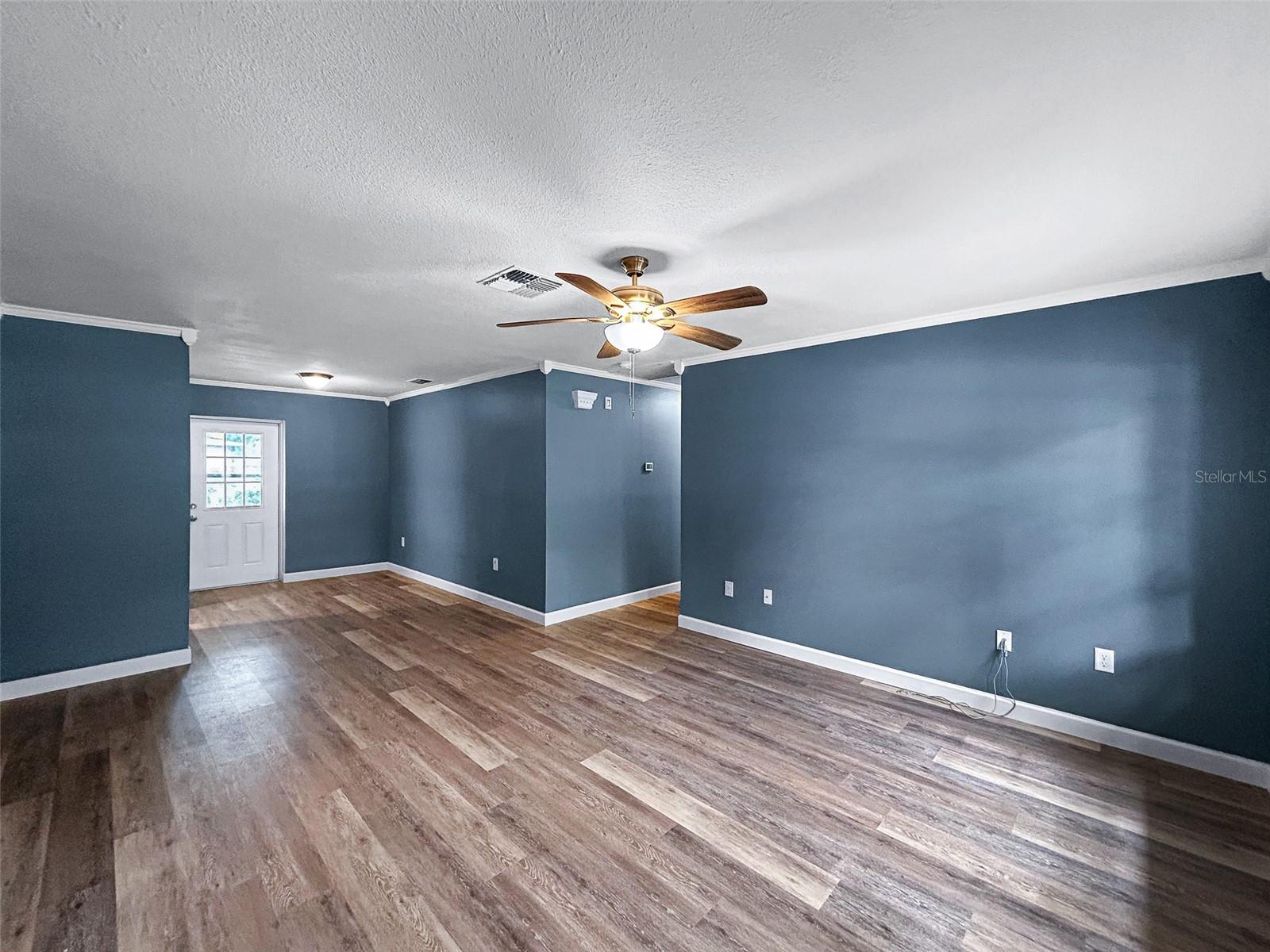 Image 28 of 41 For 1238 Honeytree Lane E