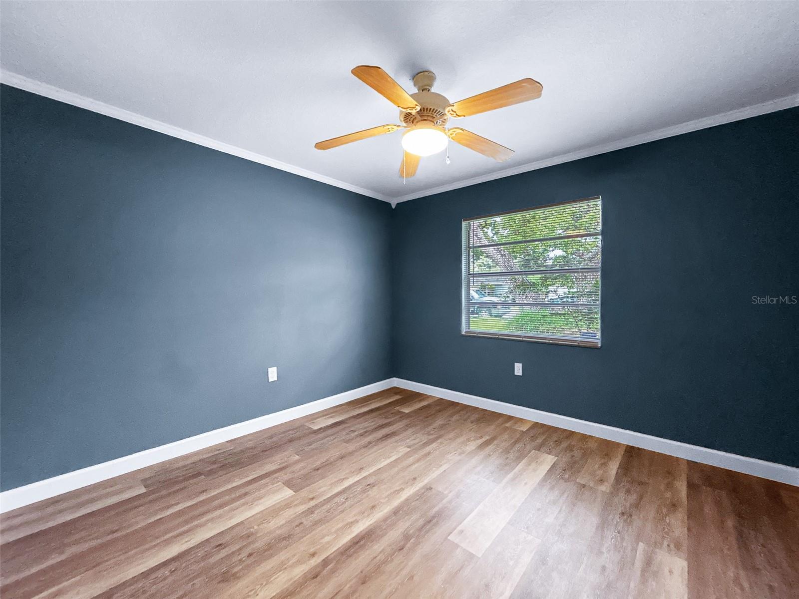 Image 32 of 41 For 1238 Honeytree Lane E