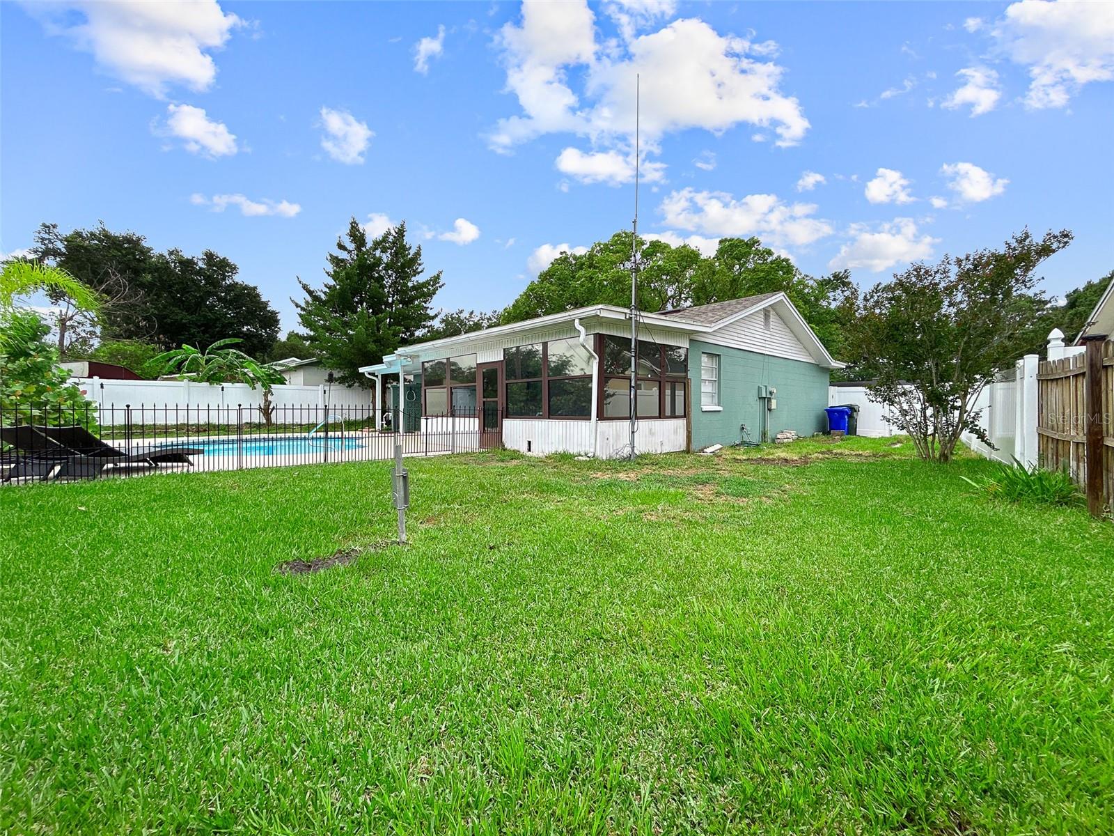 Image 39 of 41 For 1238 Honeytree Lane E