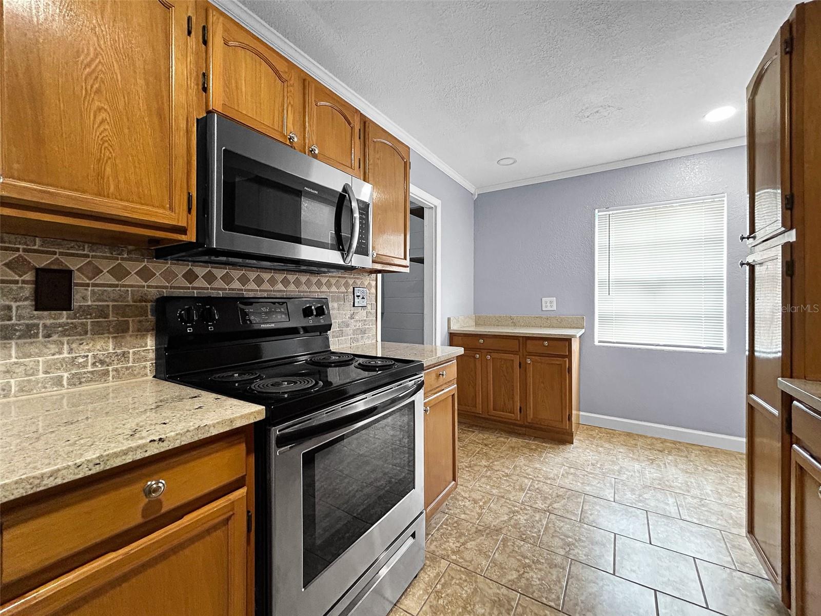 Image 7 of 41 For 1238 Honeytree Lane E