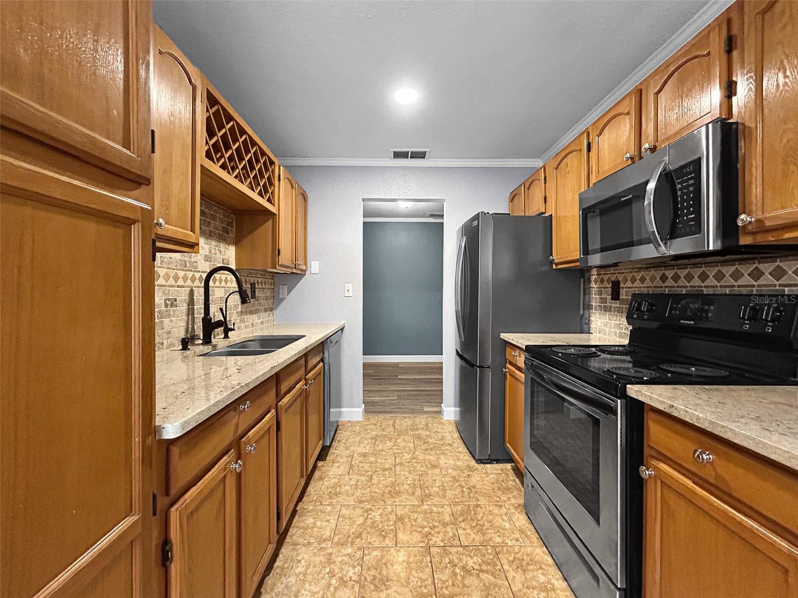 Image 8 of 41 For 1238 Honeytree Lane E