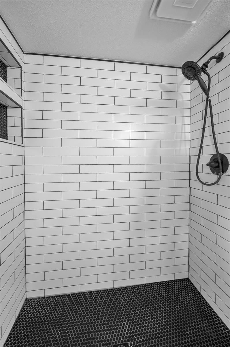 Image 14 of 41 For 1301 Howard Avenue A22