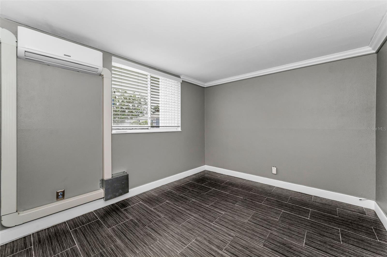 Image 17 of 41 For 1301 Howard Avenue A22