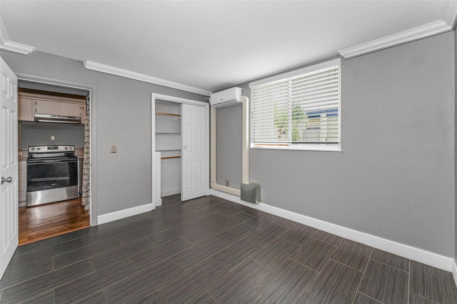 Image 18 of 41 For 1301 Howard Avenue A22