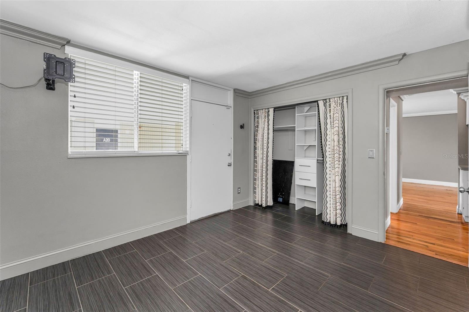 Image 19 of 41 For 1301 Howard Avenue A22
