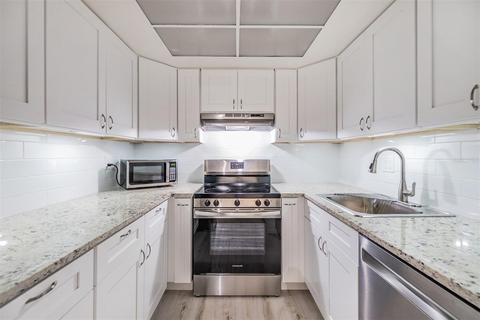 Image 14 of 36 For 2699 Seville Boulevard 207