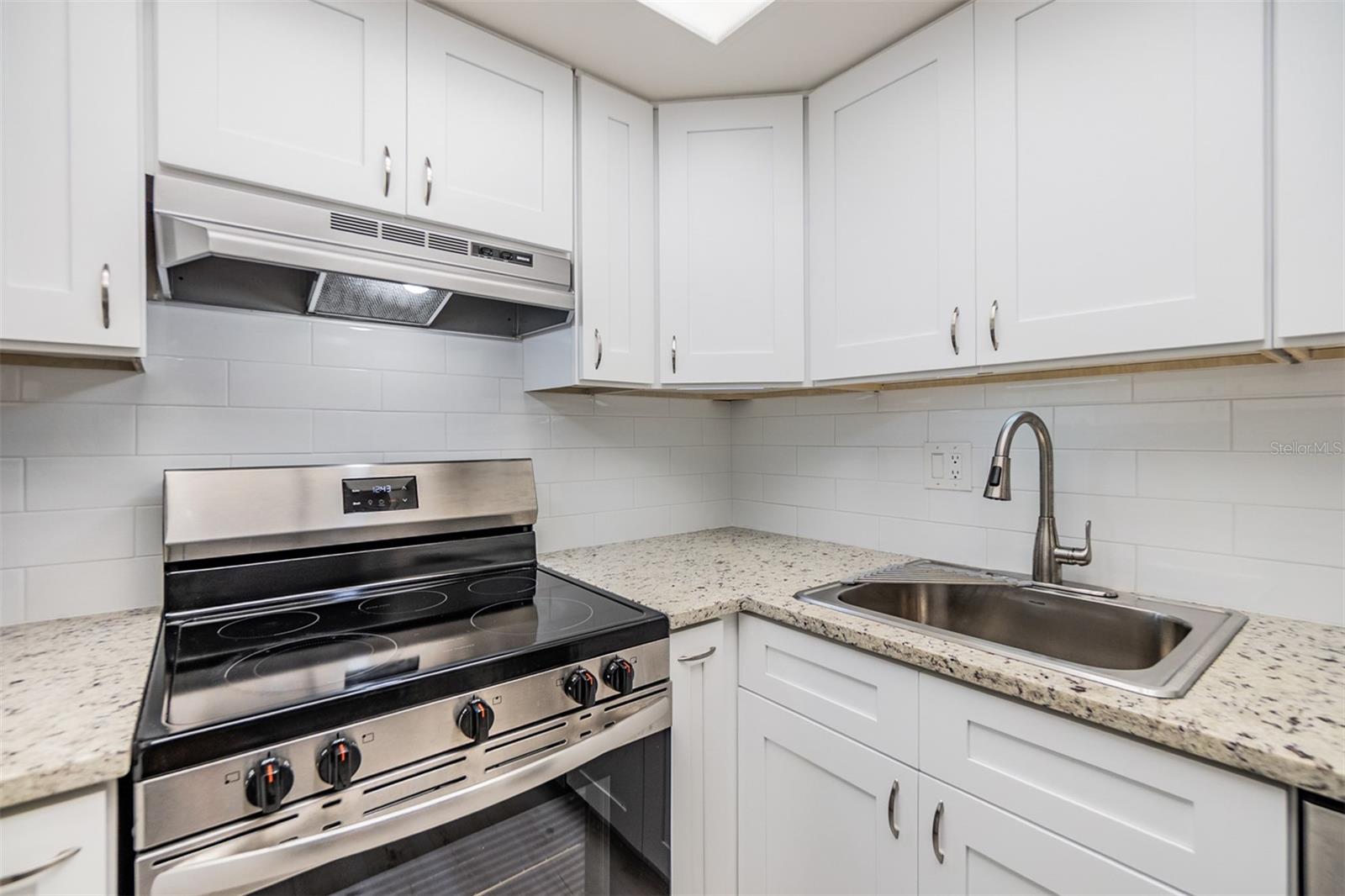 Image 17 of 36 For 2699 Seville Boulevard 207