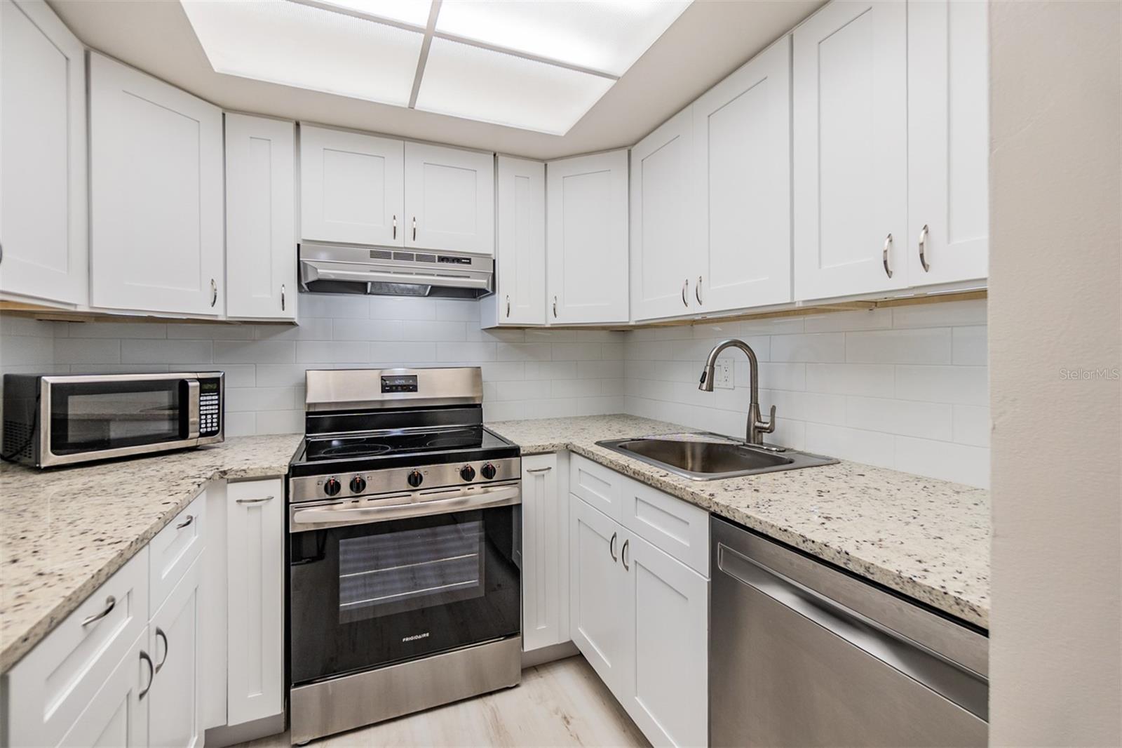 Image 18 of 36 For 2699 Seville Boulevard 207