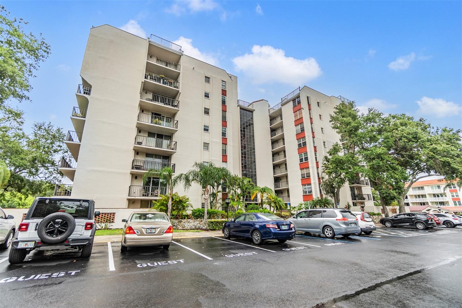 Image 2 of 36 For 2699 Seville Boulevard 207