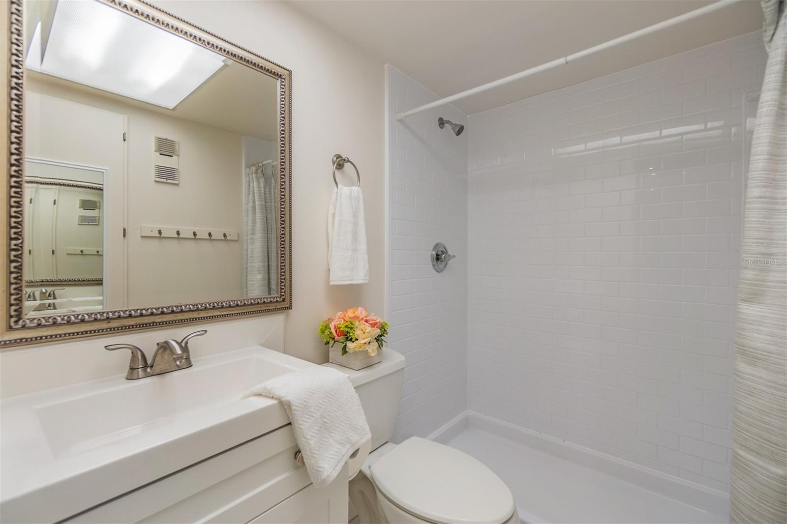 Image 21 of 36 For 2699 Seville Boulevard 207