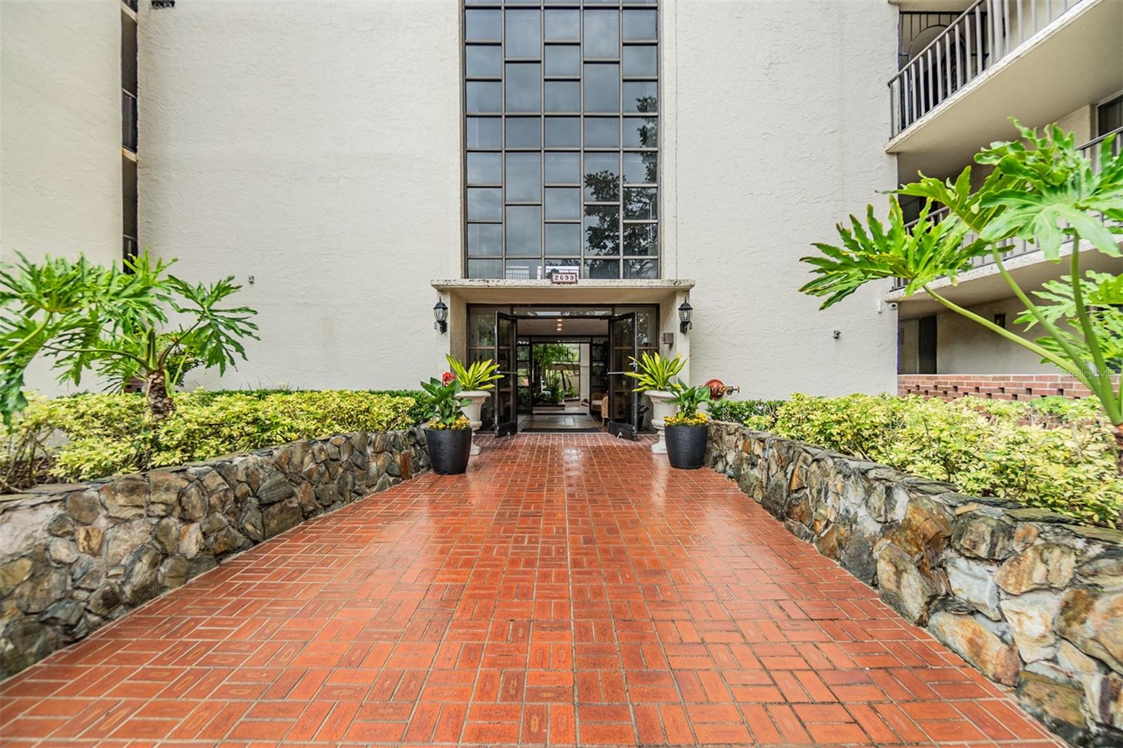 Image 4 of 36 For 2699 Seville Boulevard 207