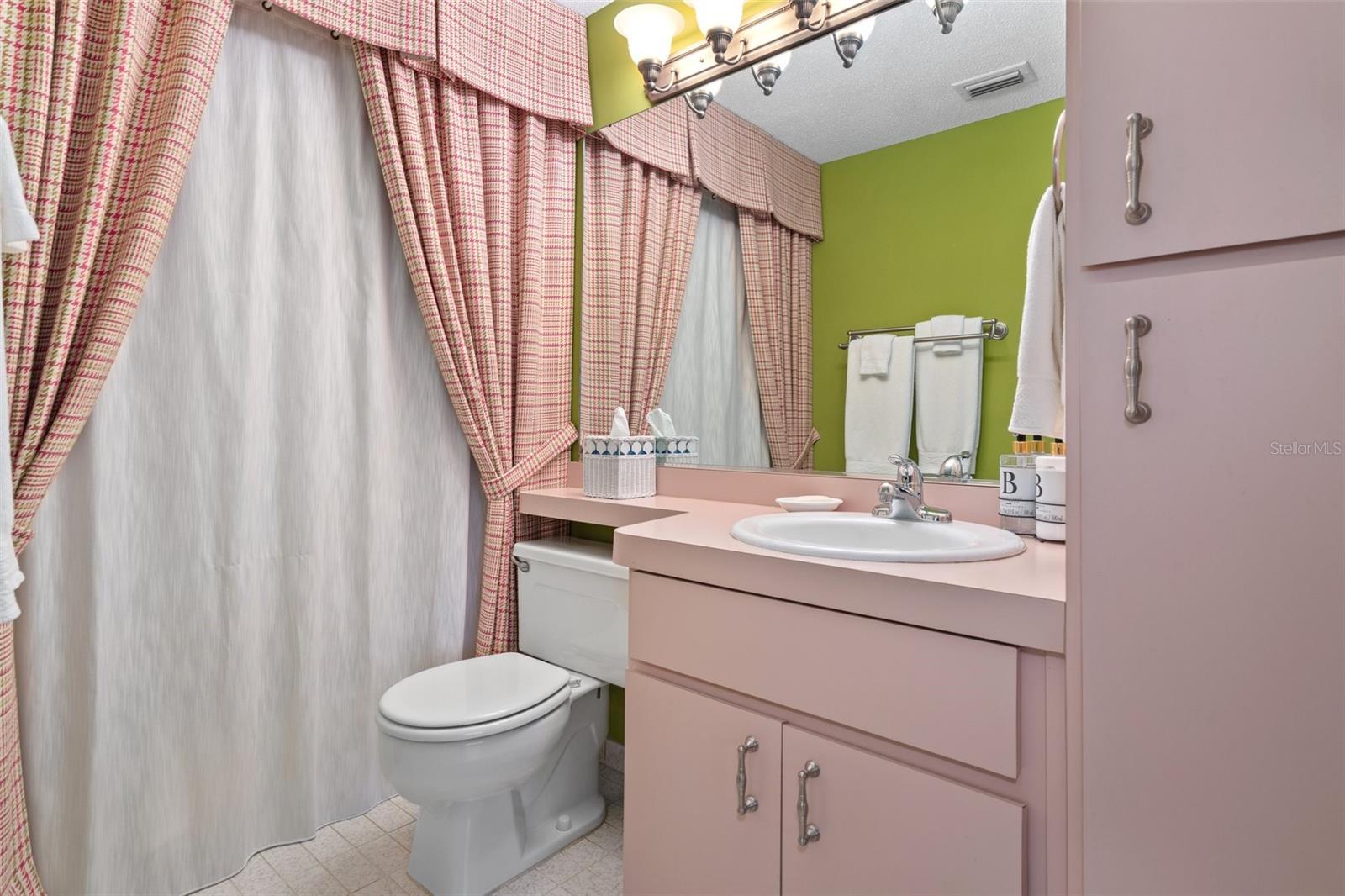 Image 33 of 66 For 11671 Riverhaven Drive