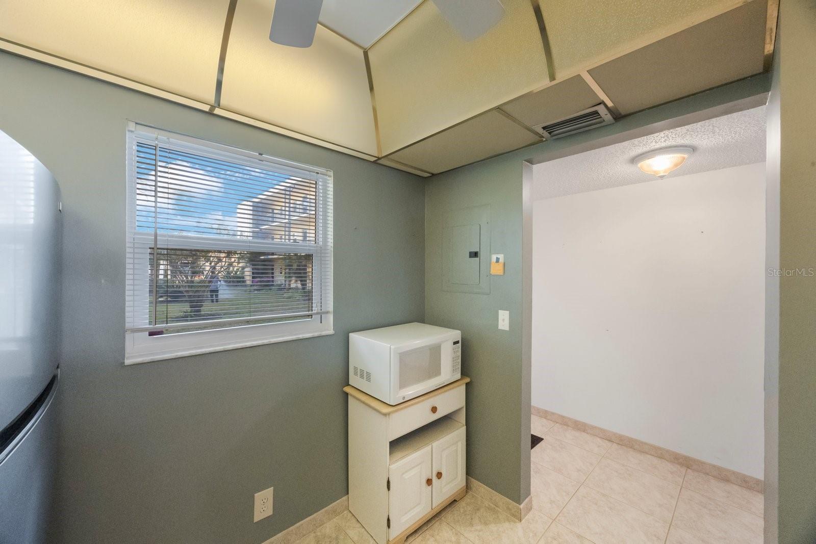 Image 10 of 34 For 11485 Oakhurst Road 1200-1