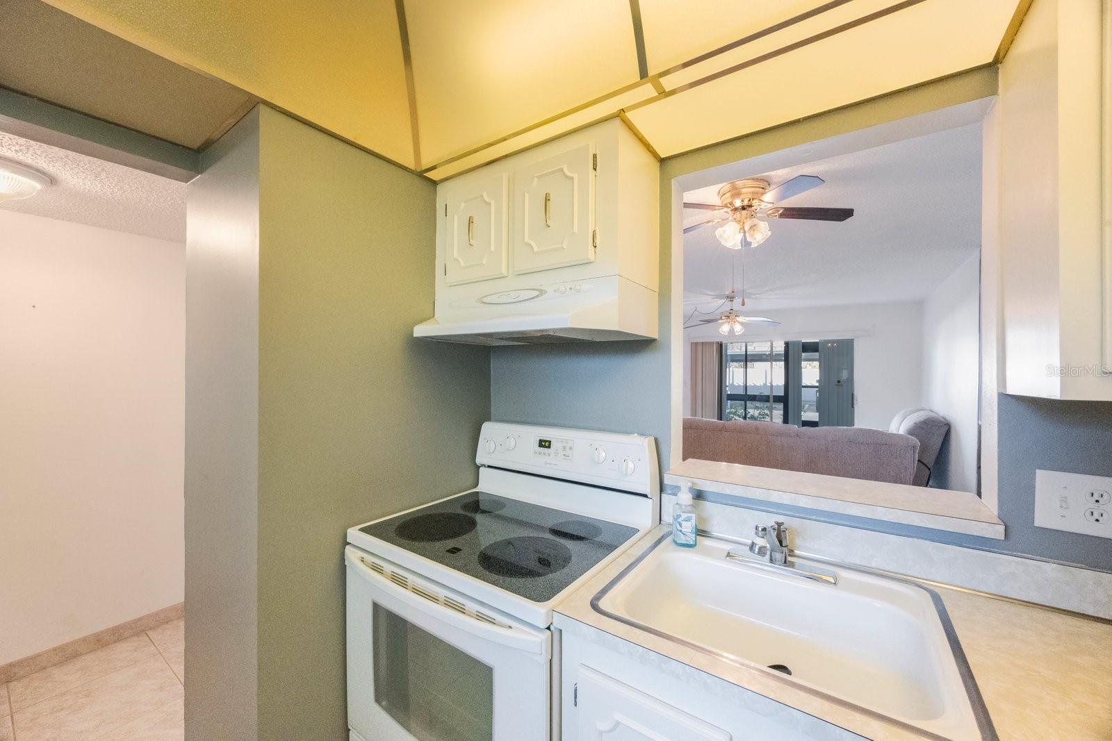 Image 11 of 34 For 11485 Oakhurst Road 1200-1