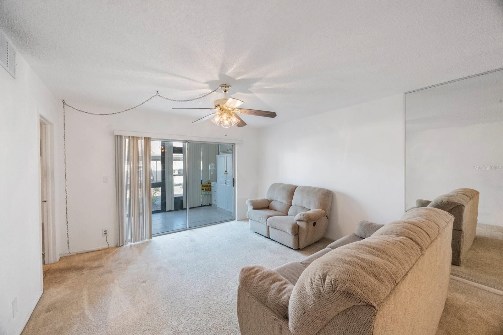 Image 15 of 34 For 11485 Oakhurst Road 1200-1