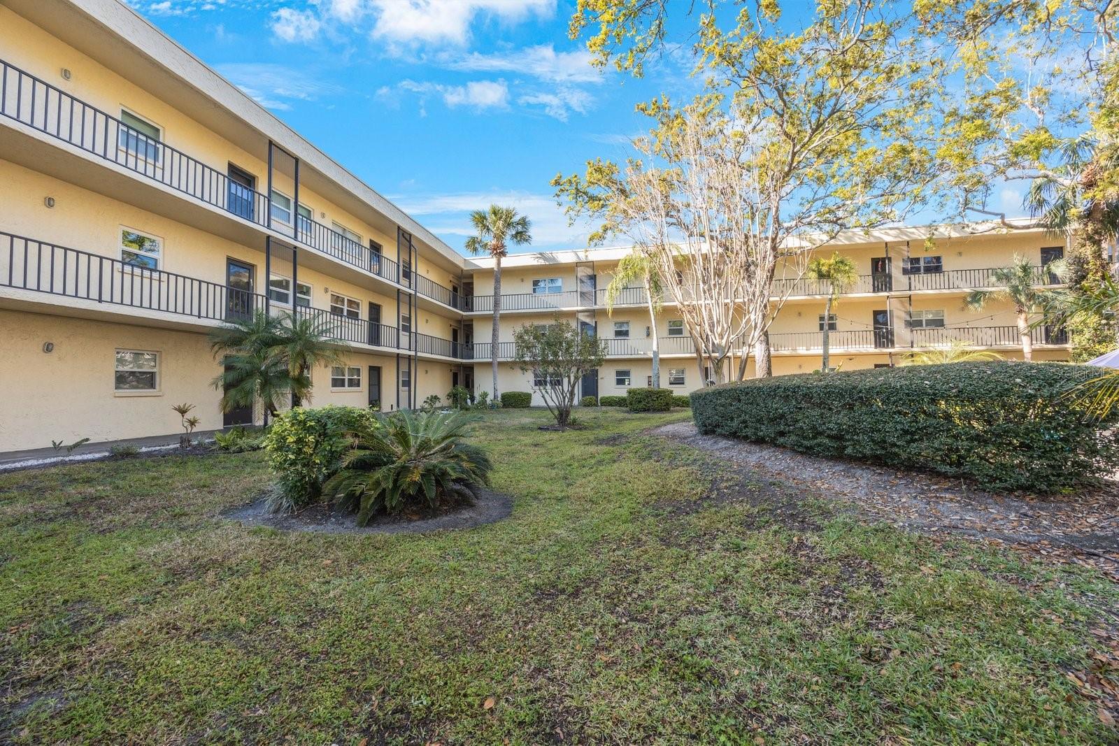 Image 2 of 34 For 11485 Oakhurst Road 1200-1