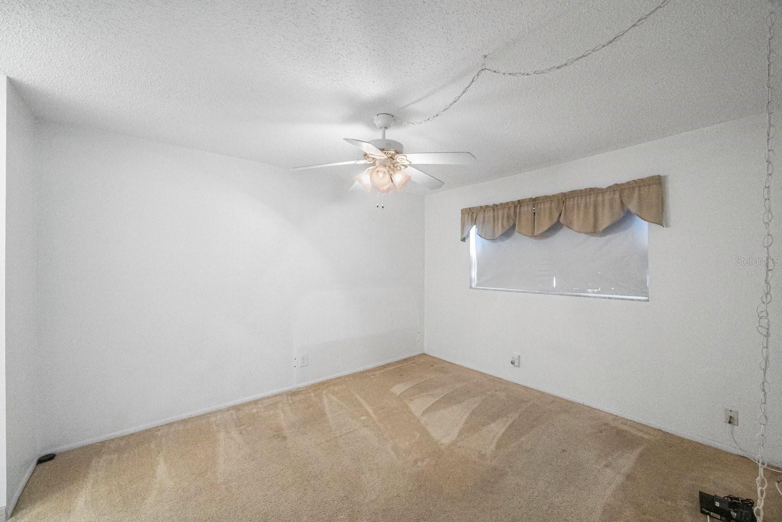 Image 25 of 34 For 11485 Oakhurst Road 1200-1